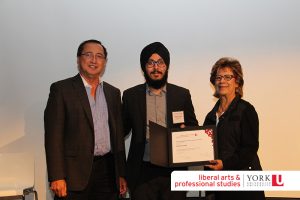 Photo of award winner | 2017-11-30